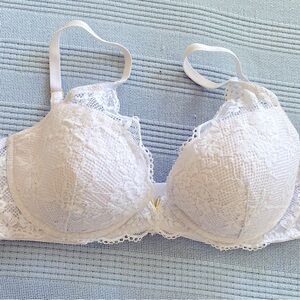 Victoria’s Secret lace bra